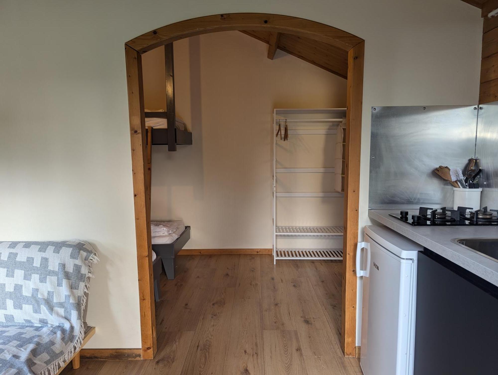 The Bee - Trekkershuts & Apartment Opperdoes Exterior photo