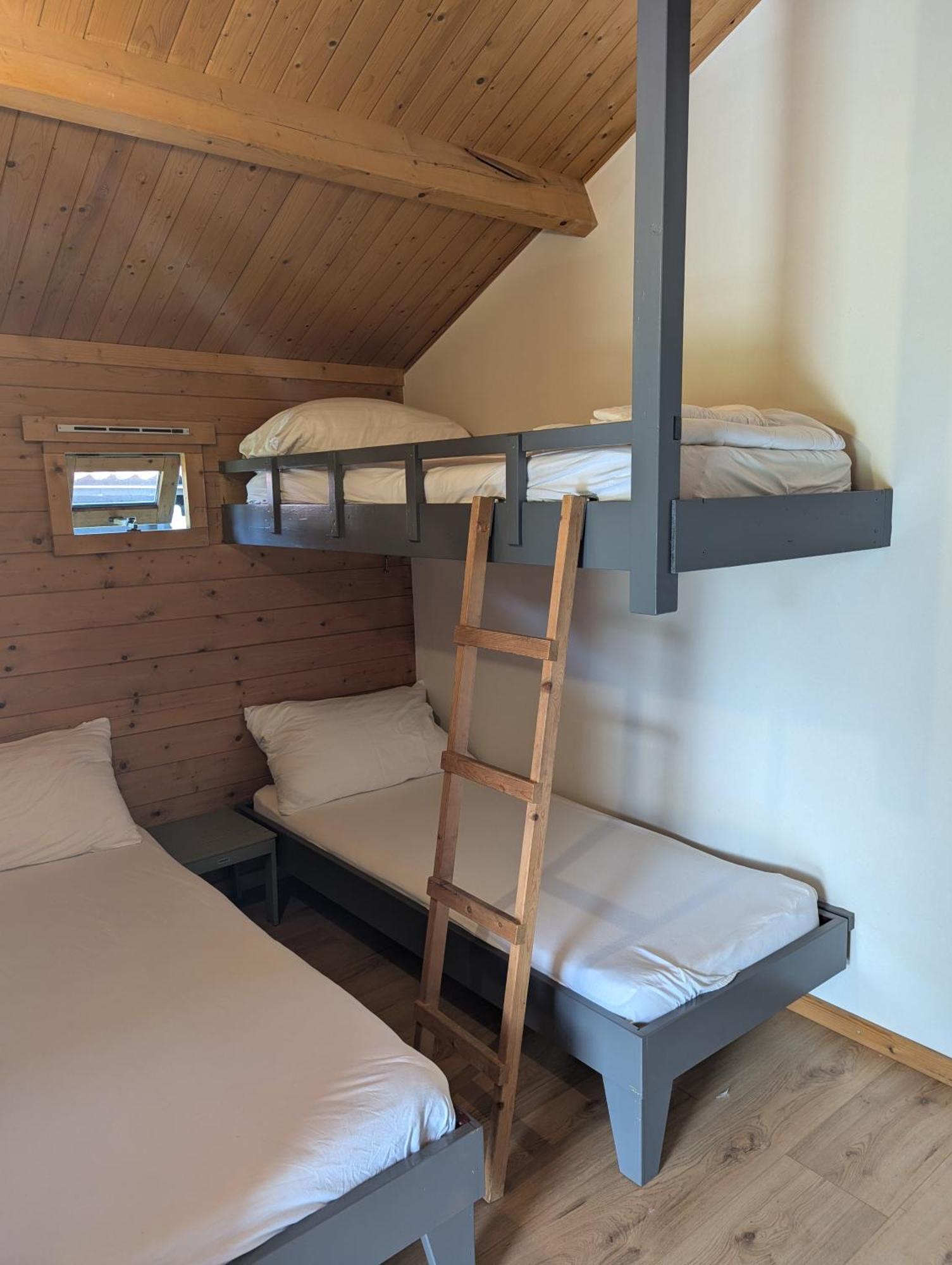 The Bee - Trekkershuts & Apartment Opperdoes Exterior photo